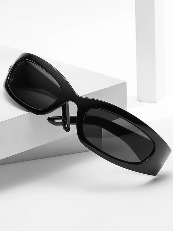 Trendy unisex rectangular sunglasses SF0534 with UV400 mirrored gradient lenses and durable black alloy frames.